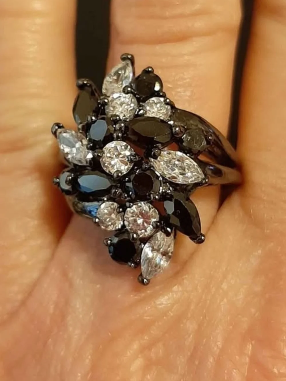 Vtg Black & Clear Stones Costume Ring size 6 Black Tone